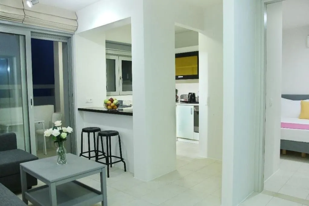 Room, Vivian Art Apartments, Crete