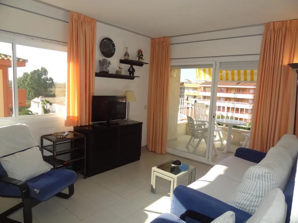 APARTMENT CAPACITY 6 TWO BEDROOMS Room, Blaumar 2D, Costa Brava