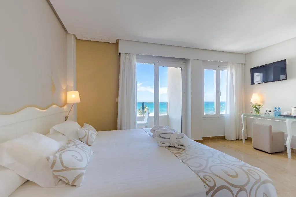 Double or Twin SEA FRONT Room, Meridional, Costa Blanca