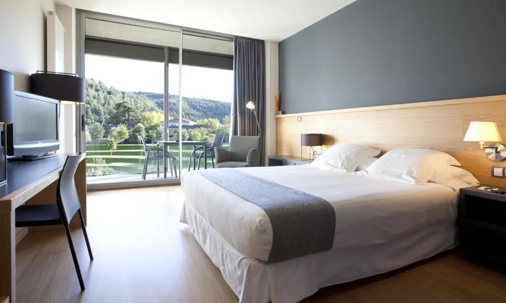 DOUBLE SINGLE USE STANDARD Room, Mon St Benet, Barcelona