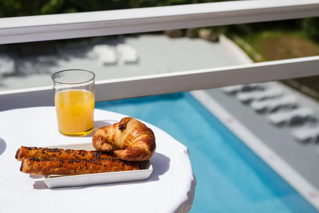 APARTMENT CAPACITY 4 TWO BEDROOMS Room, Aptos Priorat, Costa Dorada
