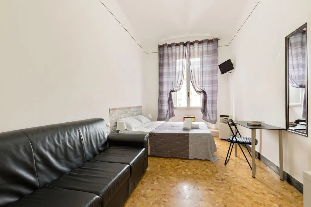 Room, Do Domus, Naples