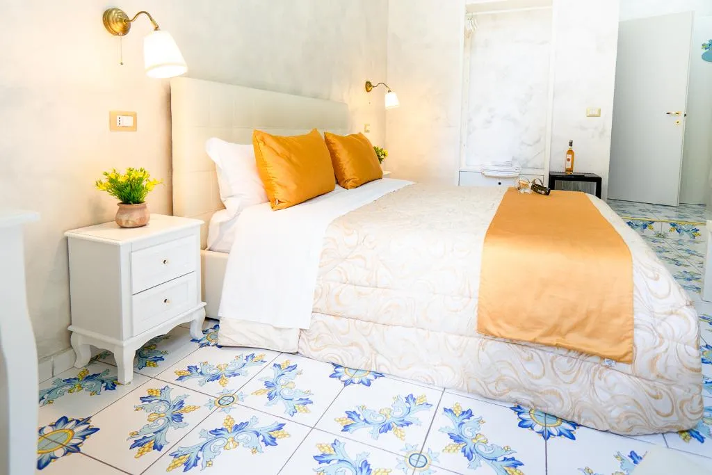 DOUBLE SUPERIOR WITH BALCONY Room, Alma Adry, Naples