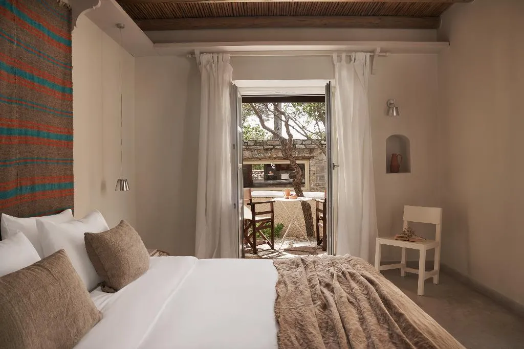 Room, Doryssa seaside resort, Samos