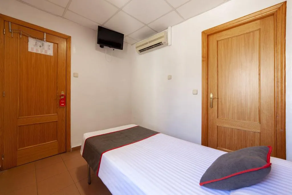 Room, OYO Pensión el Rincón, Valencia