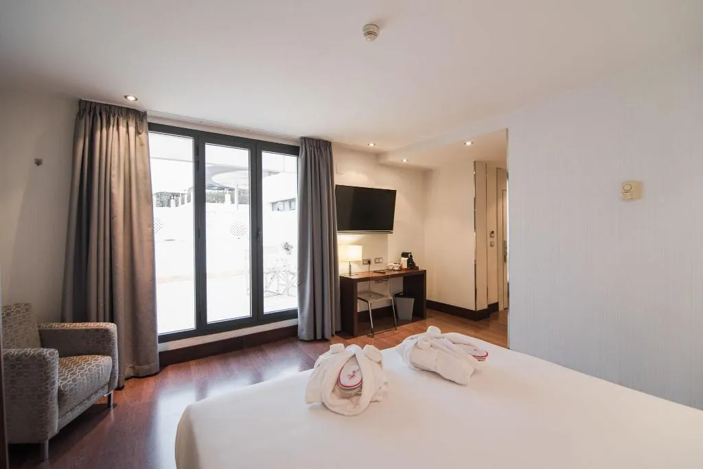 DOUBLE TWO BEDS Room, Petit Palace Marques Santa Ana, Seville