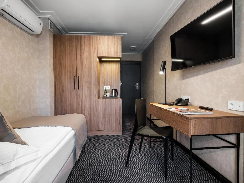 SINGLE STANDARD Room, Logos Hotel Krakow, Krakow