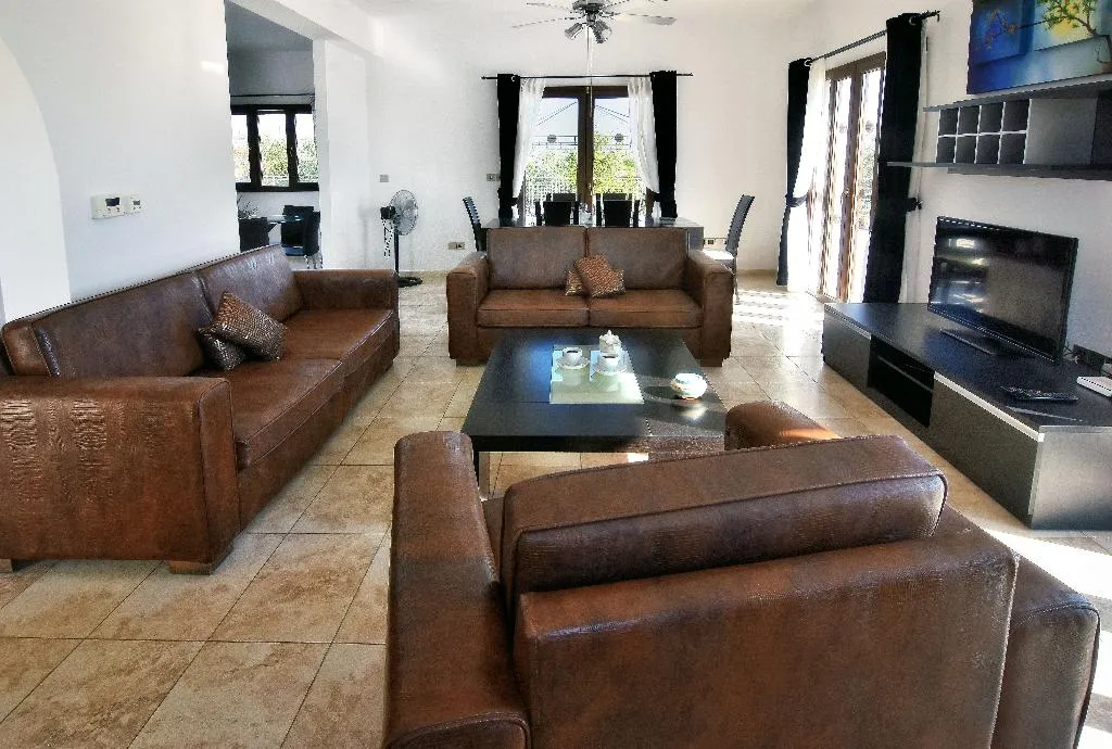VILLA THREE BEDROOMS Room, Villa Agios Ilias, Cyprus