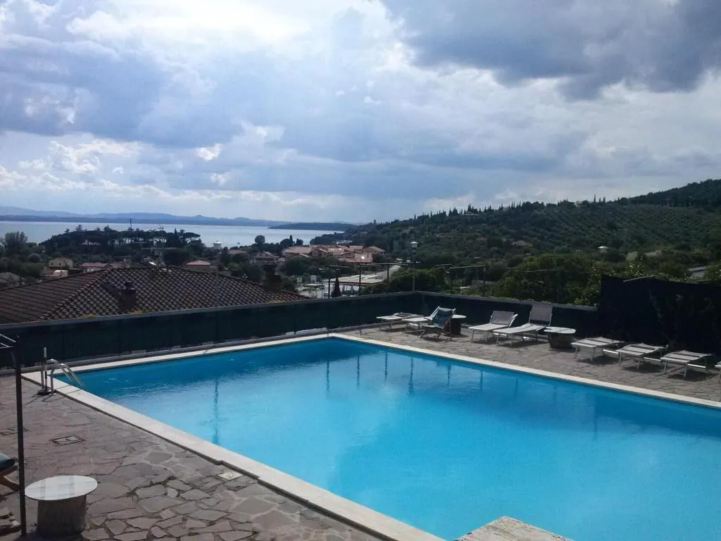 Pool, Cavalieri, Perugia