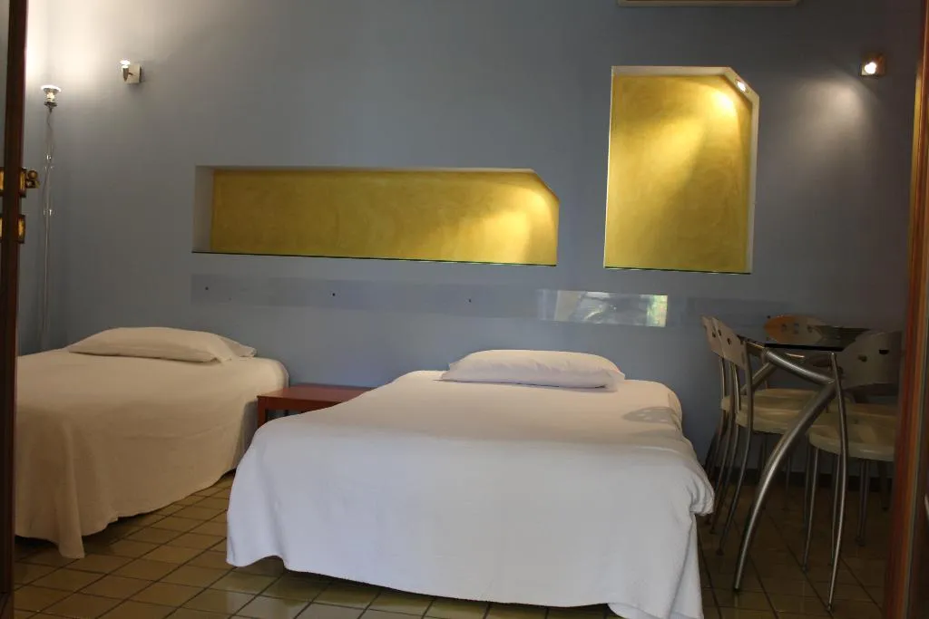 QUADRUPLE STANDARD Room, Appartamenti Esperia, Catania