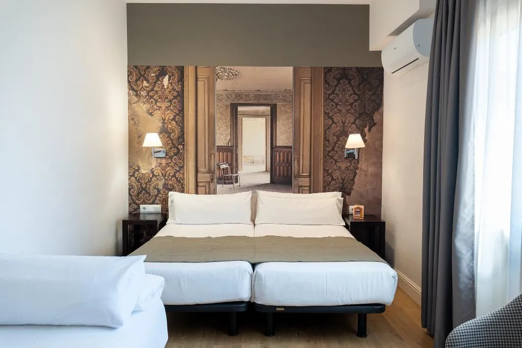 TRIPLE STANDARD Room, Meson Castilla Atiram Hotel, Barcelona
