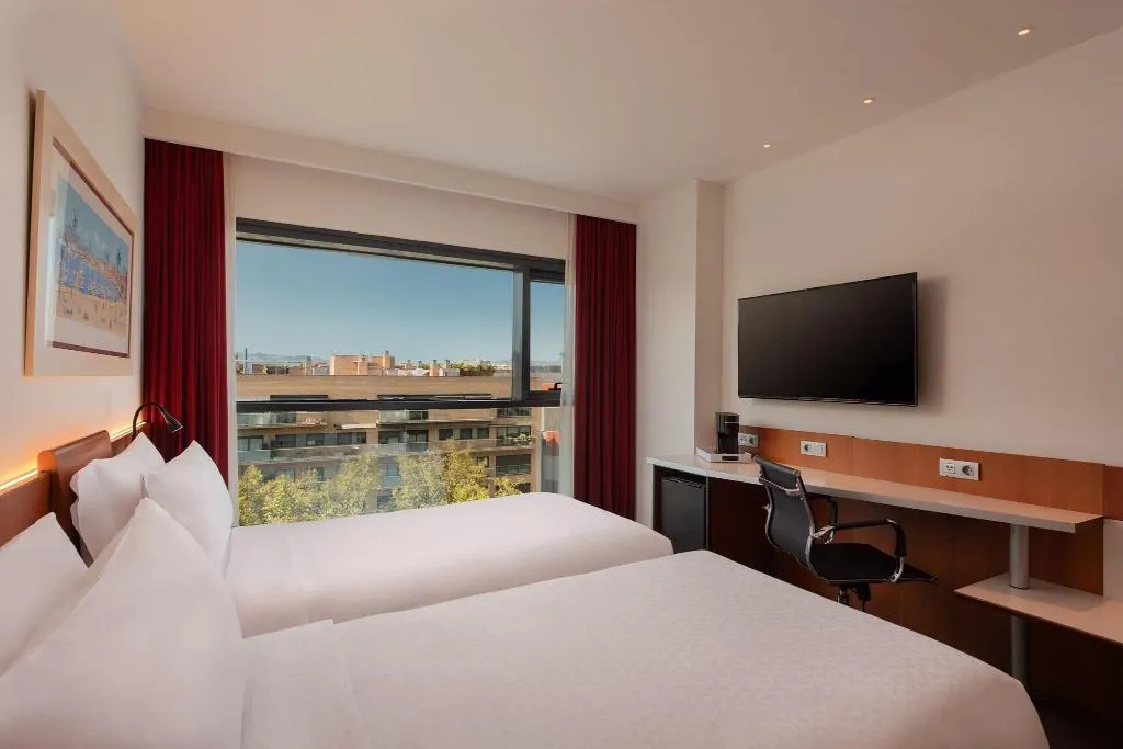 DOUBLE CITY VIEW KING BED Room, Four Points by Sheraton Barcelona Diagonal, Barcelona