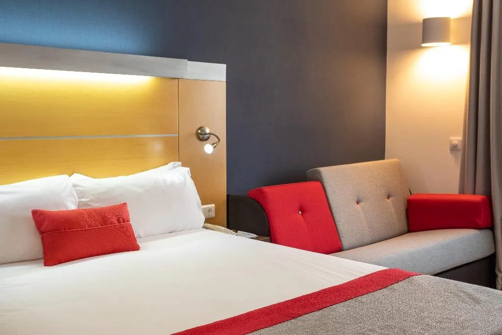 DOUBLE NON SMOKING Room, Holiday Inn Express Lisbon-Oeiras, Lisbon