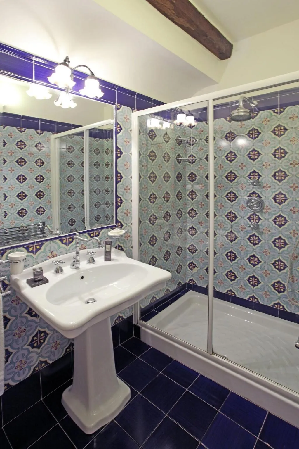 DOUBLE QUEEN SIZE BED Room, Villa Alba d'Oro - Historic Luxury Villa, Naples