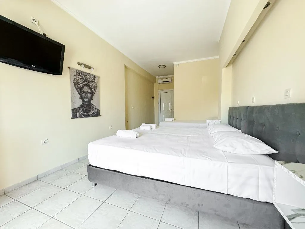 TRIPLE SUPERIOR POOL VIEW Room, Kavos Plaza, Corfu
