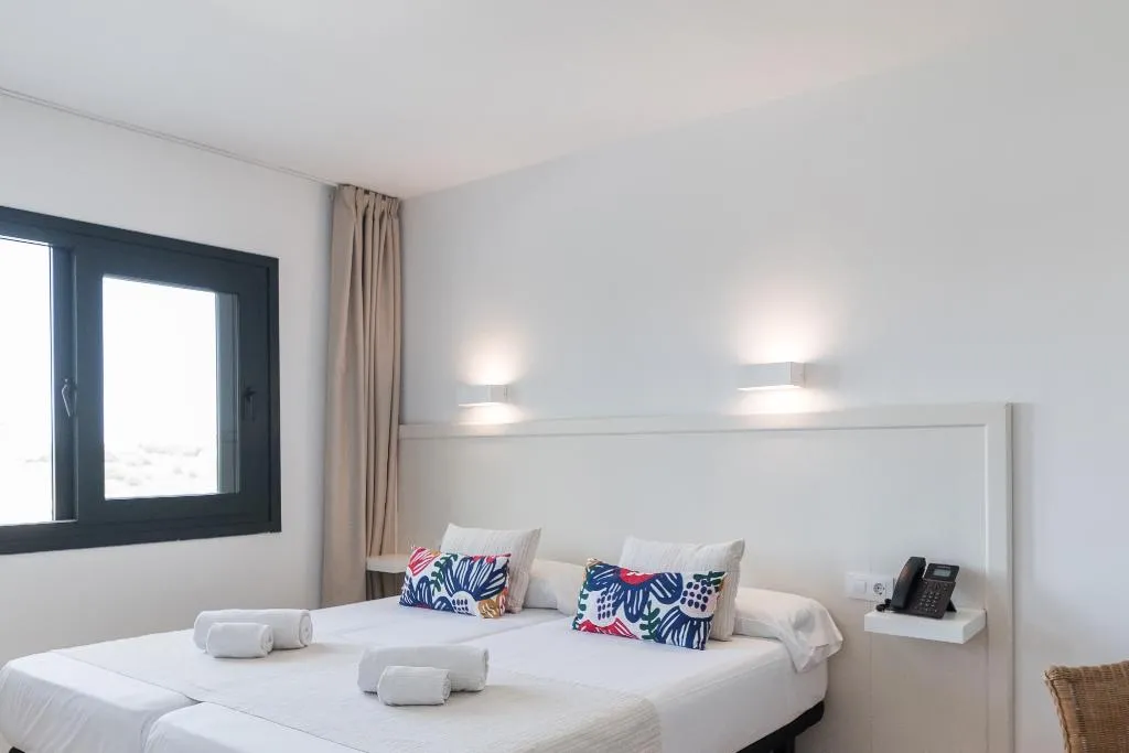 APARTMENT POOL VIEW Room, Beach Club, Menorca