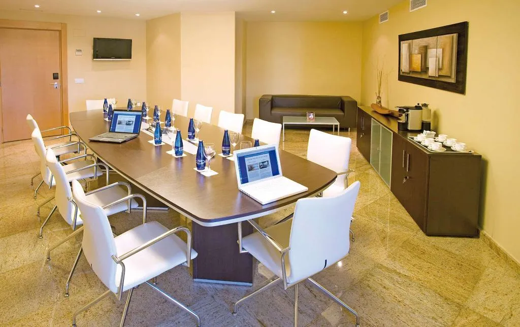 Conferences, Suit d M correct code to use 3695, Costa Blanca