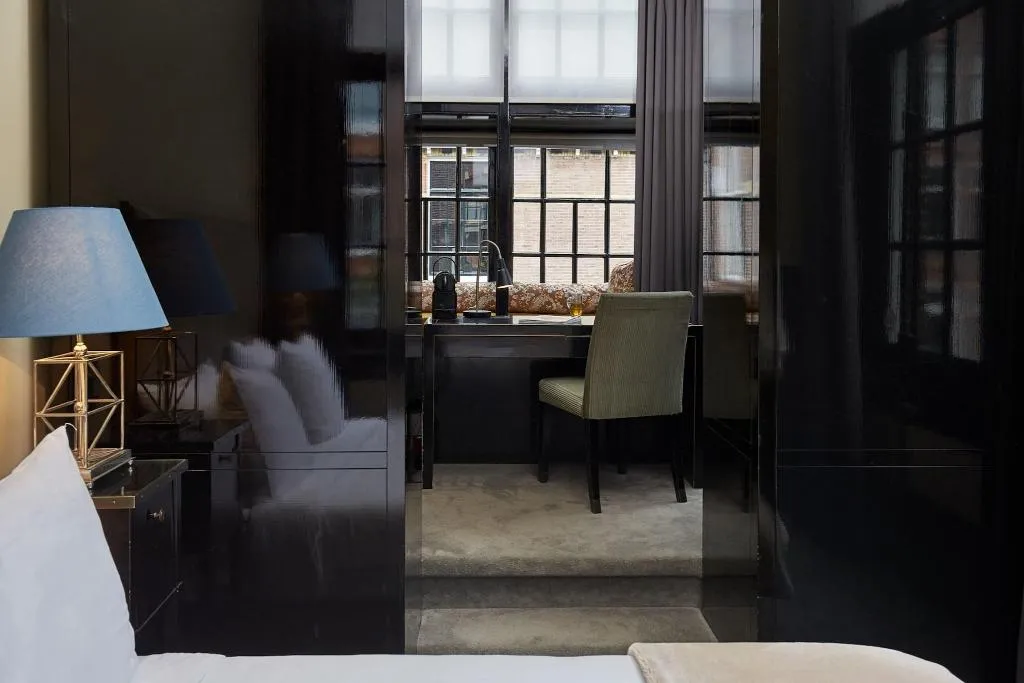 Room, College Hotel Amsterdam, Autograph Collection, Amsterdam