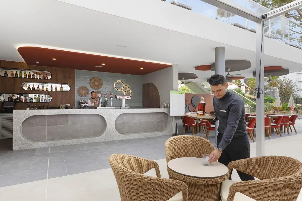 Bar, Hotel Riu Concordia, Majorca