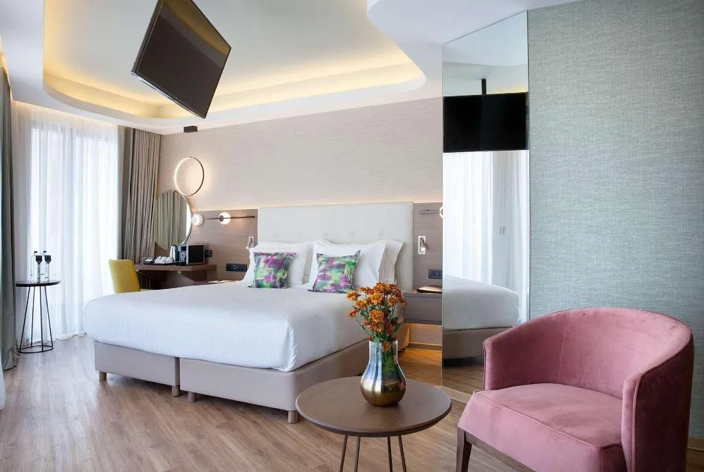 JUNIOR SUITE CITY VIEW Room, ZEUS Essence Wyndham Athens Residence, Athens