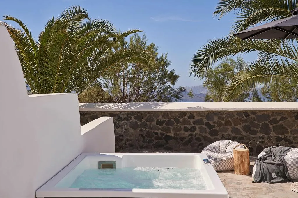 JUNIOR SUITE GARDEN VIEW Room, Mr. & Mrs. White Oia - Santorini, Santorini