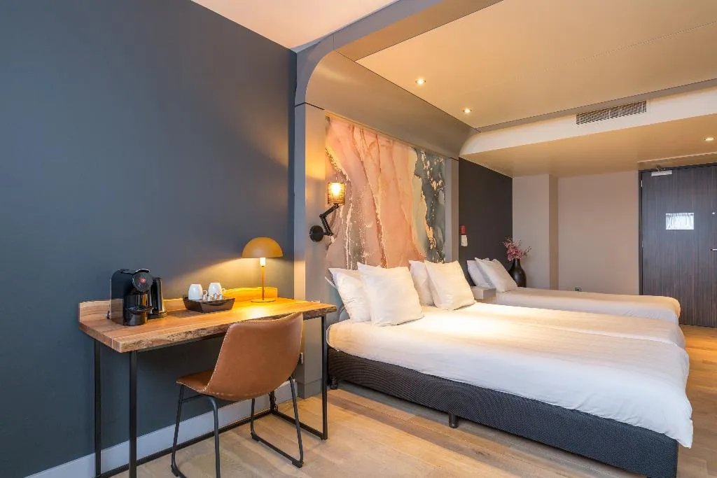 TRIPLE COMFORT Room, Leonardo Hotel Almere City Center, Amsterdam