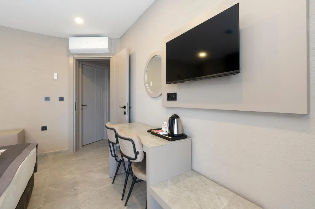 FAMILY ROOM CAPACITY 5 TWO BEDROOMS Room, Lara Beach Homes, Antalya