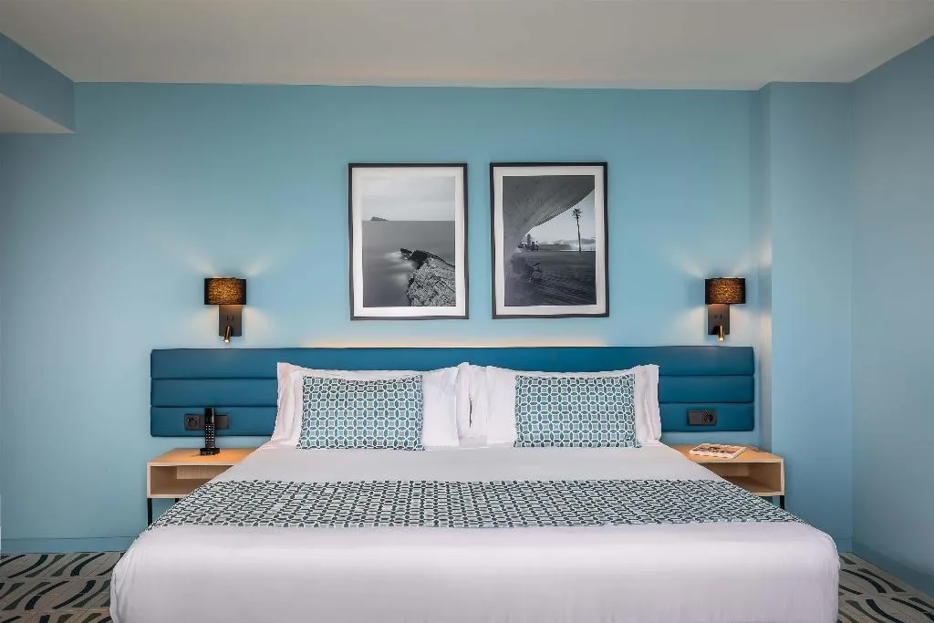 Double or Twin DELUXE SEA FRONT Room, Barcelo Benidorm Beach - Adults Recommended, Costa Blanca