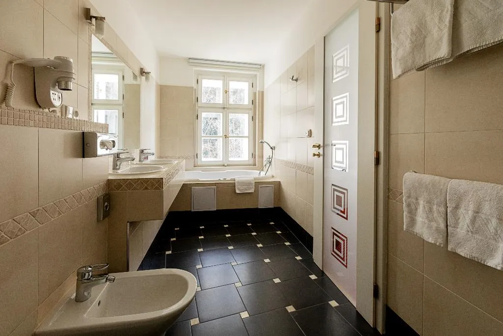 Double or Twin DELUXE Room, Hotel Hoffmeister, Prague