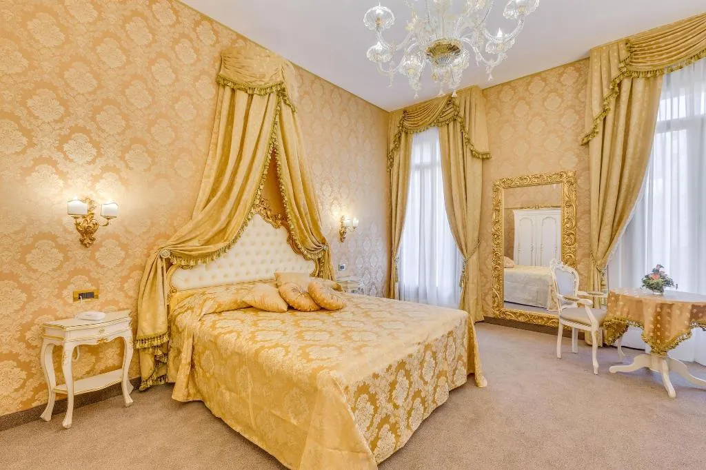 Room, Residenza Veneziana, Venice