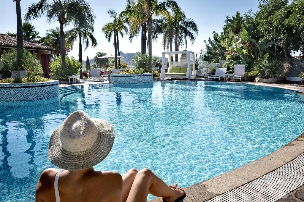 Pool, Cruccuris Resort, Cagliari