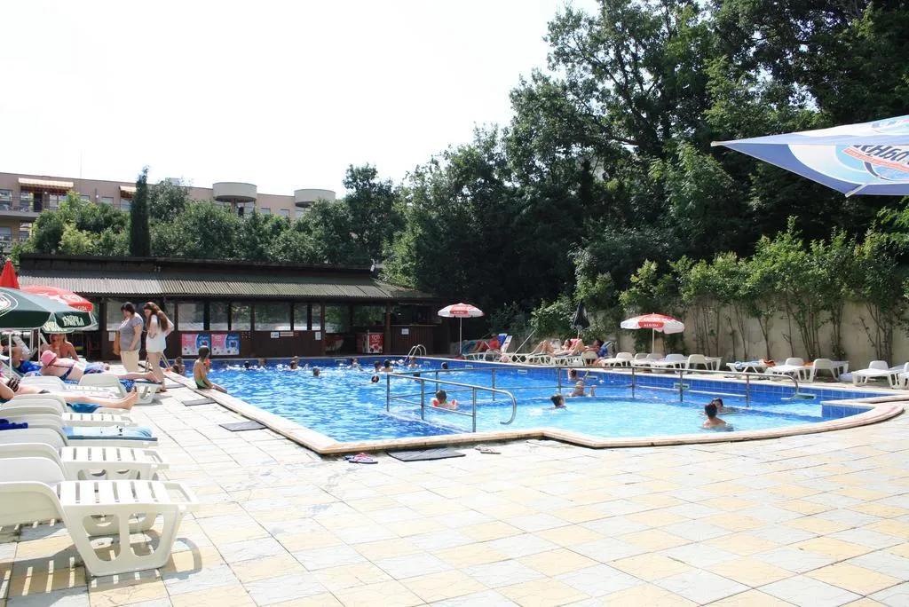 Pool, Sunny Varshava, Varna