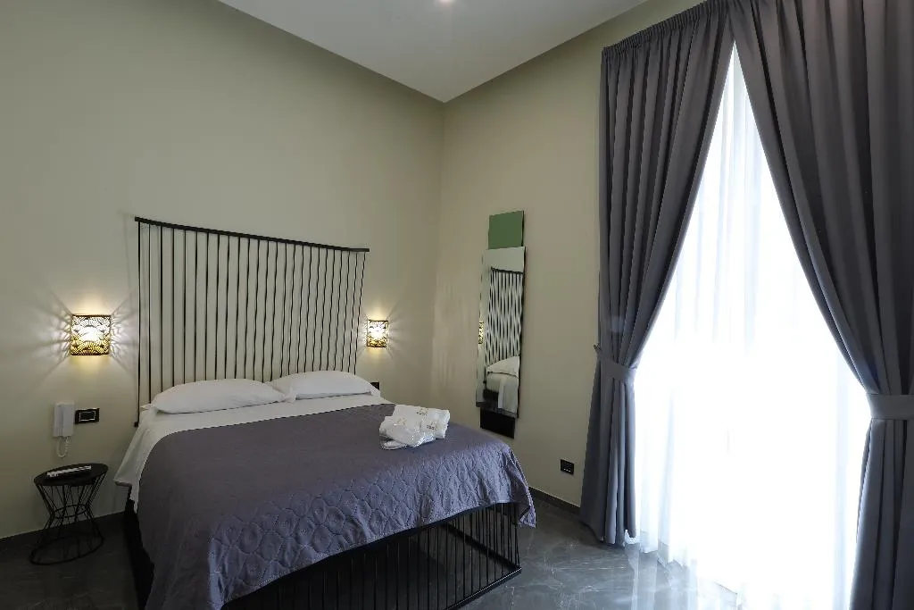 SUITE SIDE SEA VIEW ONE BEDROOM Room, Il salotto della regina, Naples