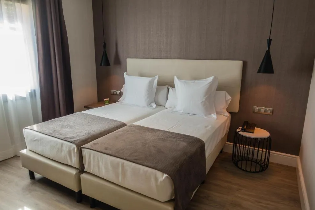 TWIN SUPERIOR Room, Oasis, Barcelona