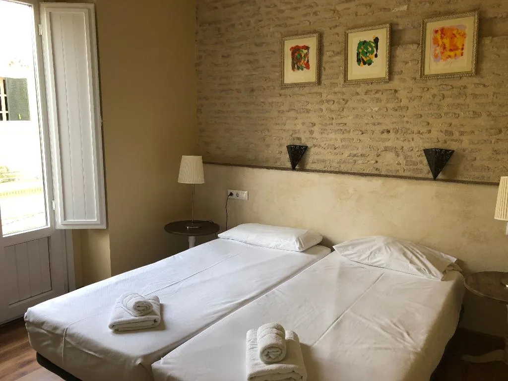 APARTMENT TWO BEDROOMS Room, Life Apartments San Vicente, Seville