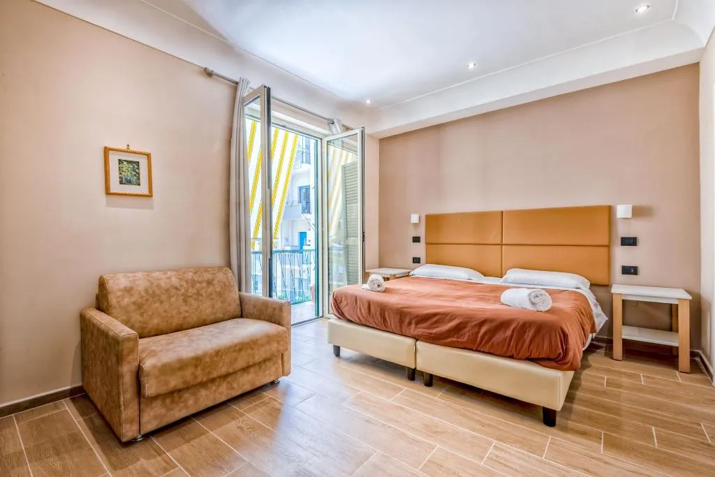 Room, B&B Giacomino, Naples