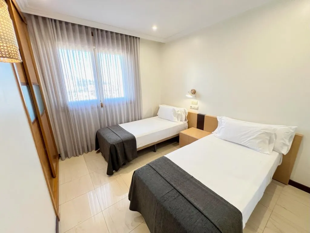 APARTMENT CAPACITY 4 TWO BEDROOMS Room, Mediterraneo Real, Costa Del Sol