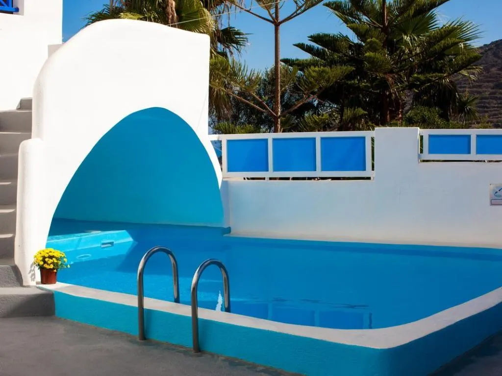 Pool, Georgis Apartments, Santorini