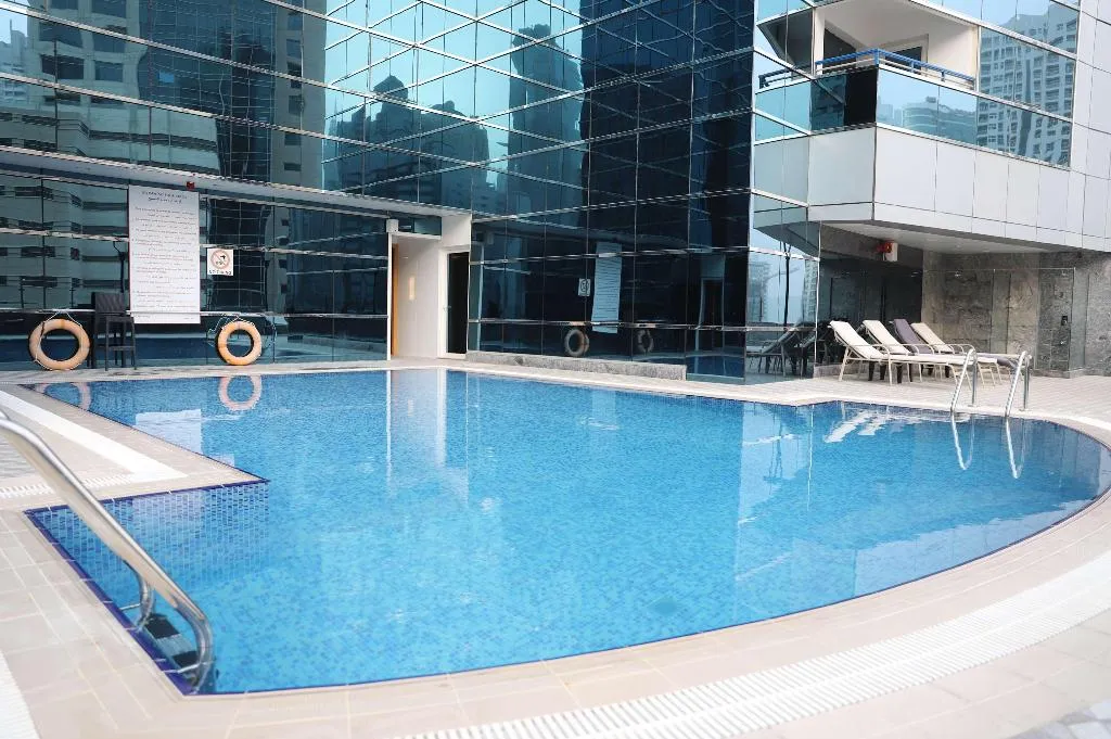 Pool, Golden Tulip Media Hotel, Dubai