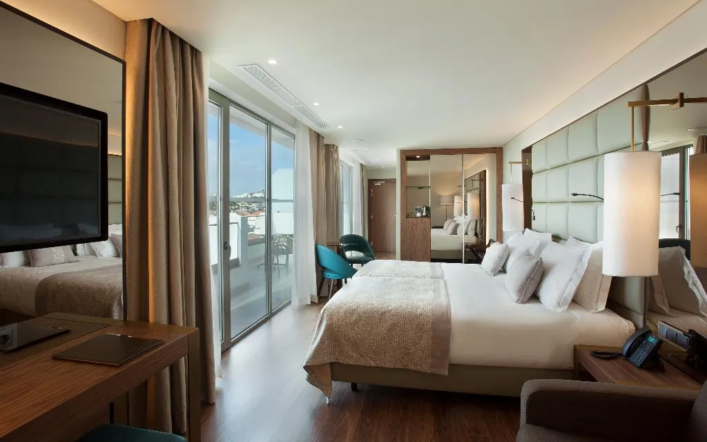 TWIN SUPERIOR SEA VIEW Room, (Madeira) Turim Santa Maria Hotel, Madeira