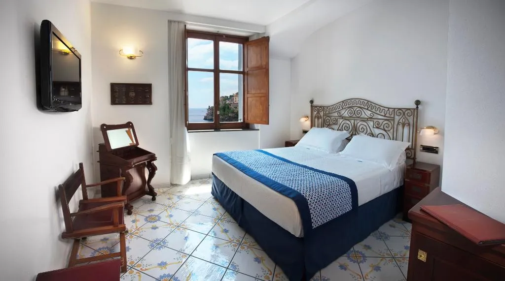 Room, Ravello Art Hotel Marmorata, Naples