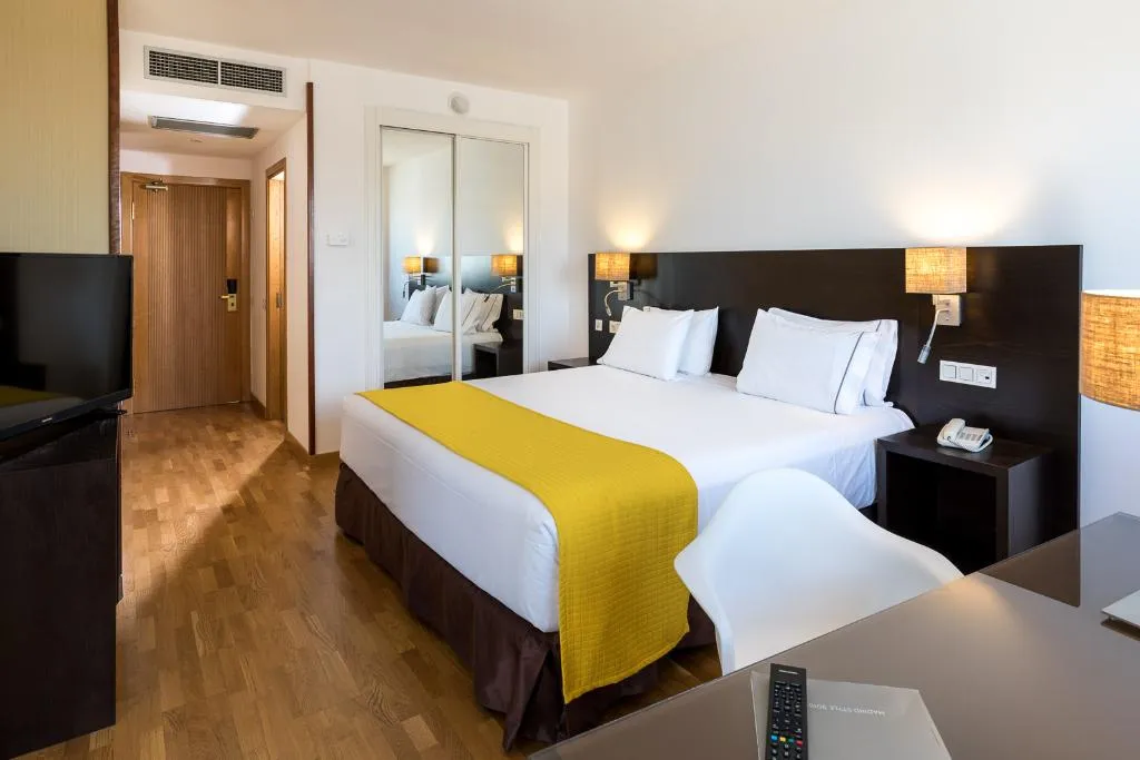 FAMILY ROOM CAPACITY 4 Room, Rafaelhoteles Atocha, Madrid
