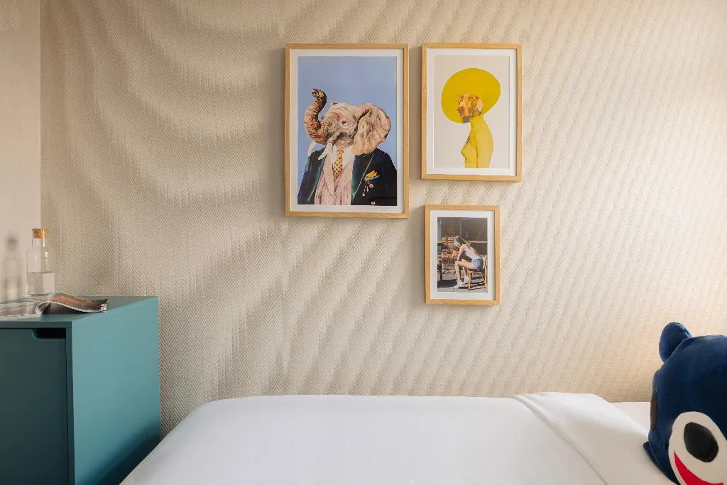 DOUBLE ECONOMY Room, Leonardo Hotel Amsterdam Leidse Square, Amsterdam