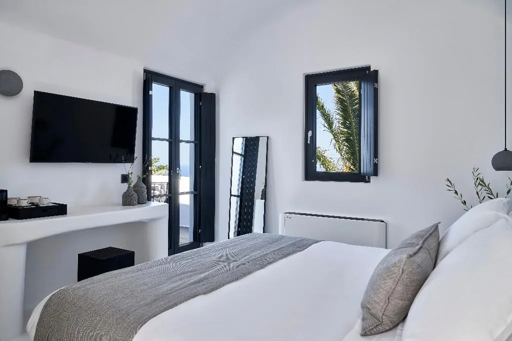 VILLA WITH PRIVATE POOL Room, Pantheon Villas, Santorini