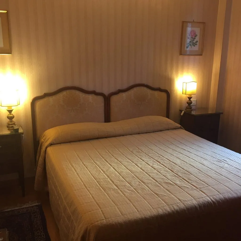 DOUBLE STANDARD Room, Hermitage, Florence