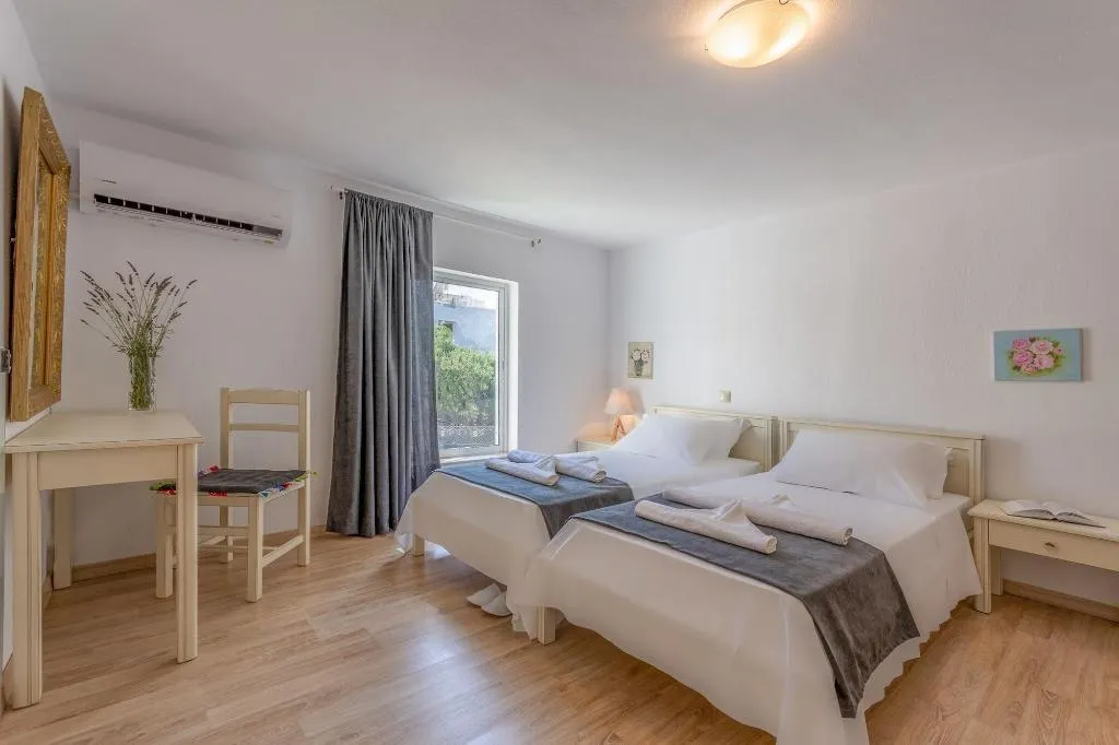 Room, Happiness Apartments, Crete