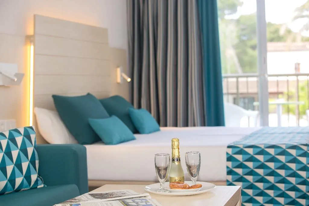 JUNIOR SUITE CAPACITY 3 Room, Hotel Luxor, Majorca