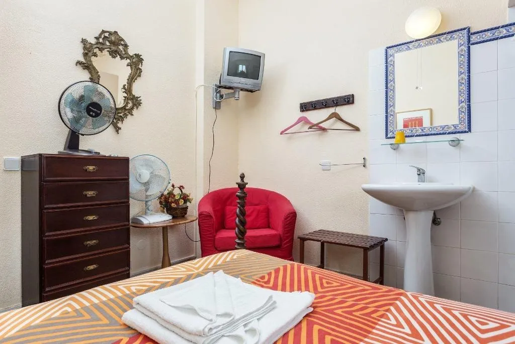 Room, Pension Bicuar, Algarve