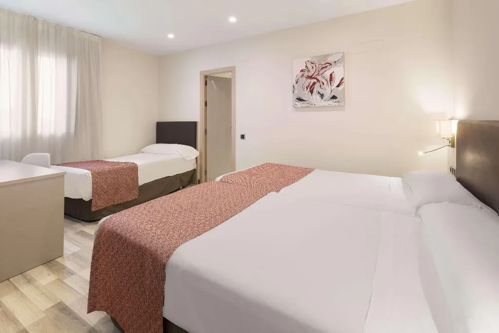 Room, Catalonia Hispalis, Seville