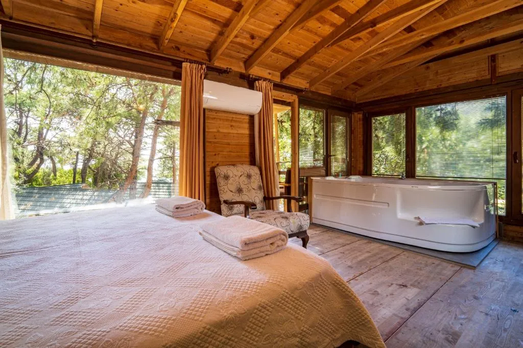 BUNGALOW SUPERIOR QUEEN BED Room, Sea Valley Lodge, Dalaman
